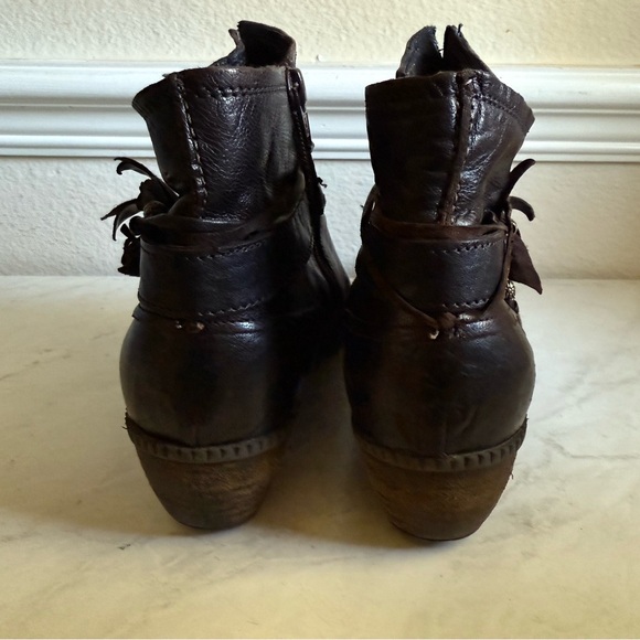 HEYRAUD Brown Leather Ankle Boots - Picture 6 of 8